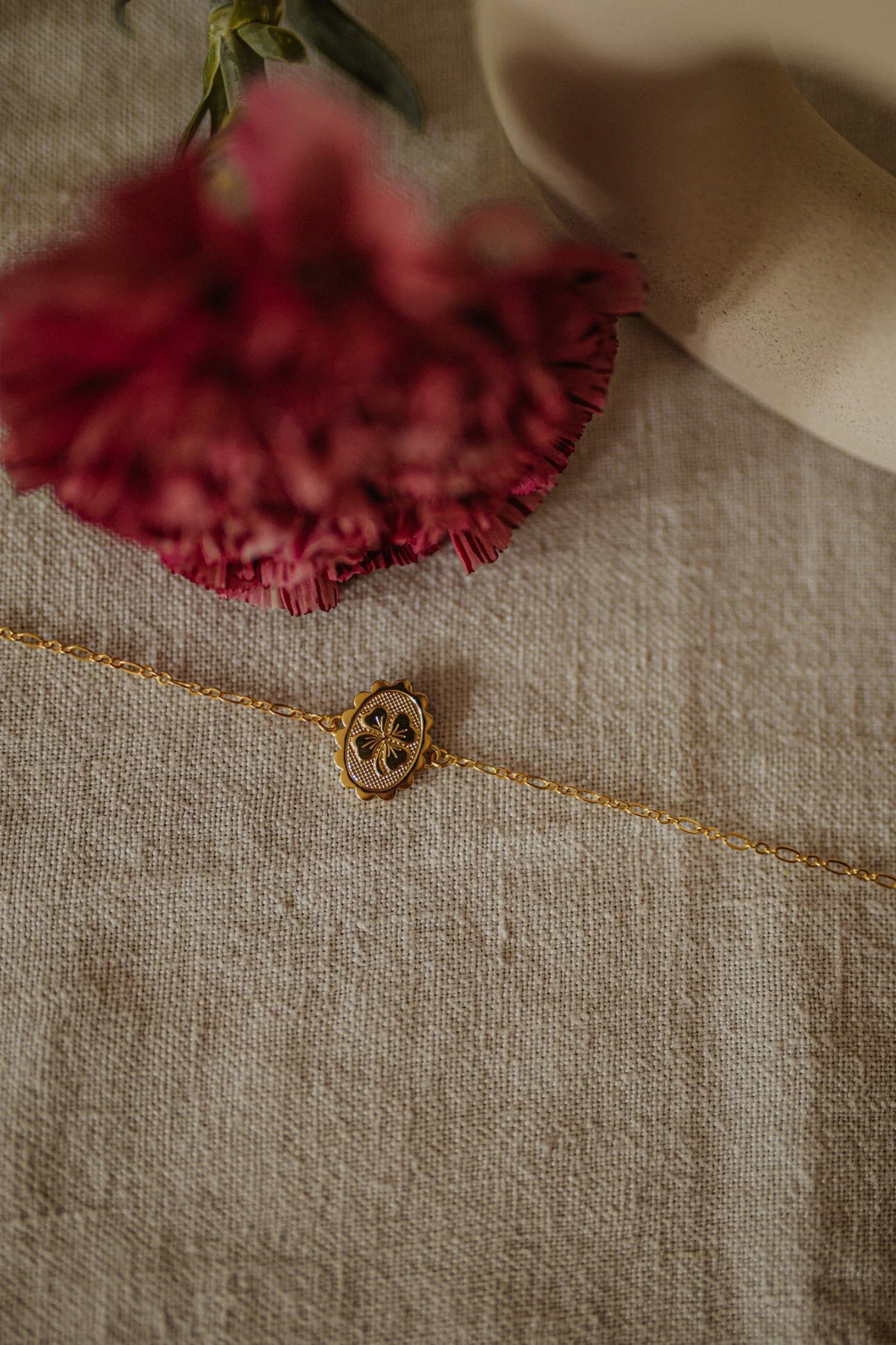 THÉMIS - Bracelet trèfle plaqué argent | Doré