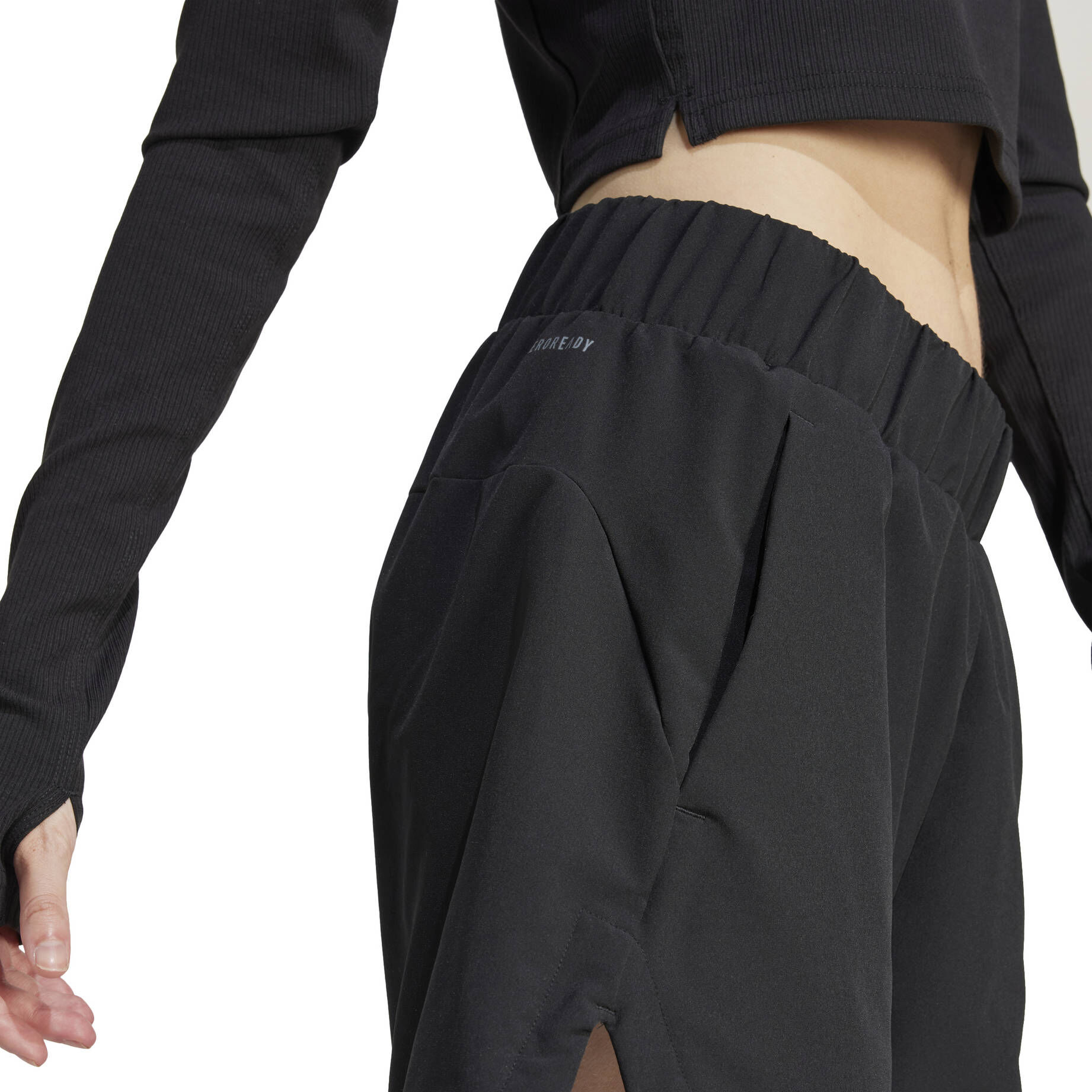 adidas Sportswear| Damen Trainingsshorts