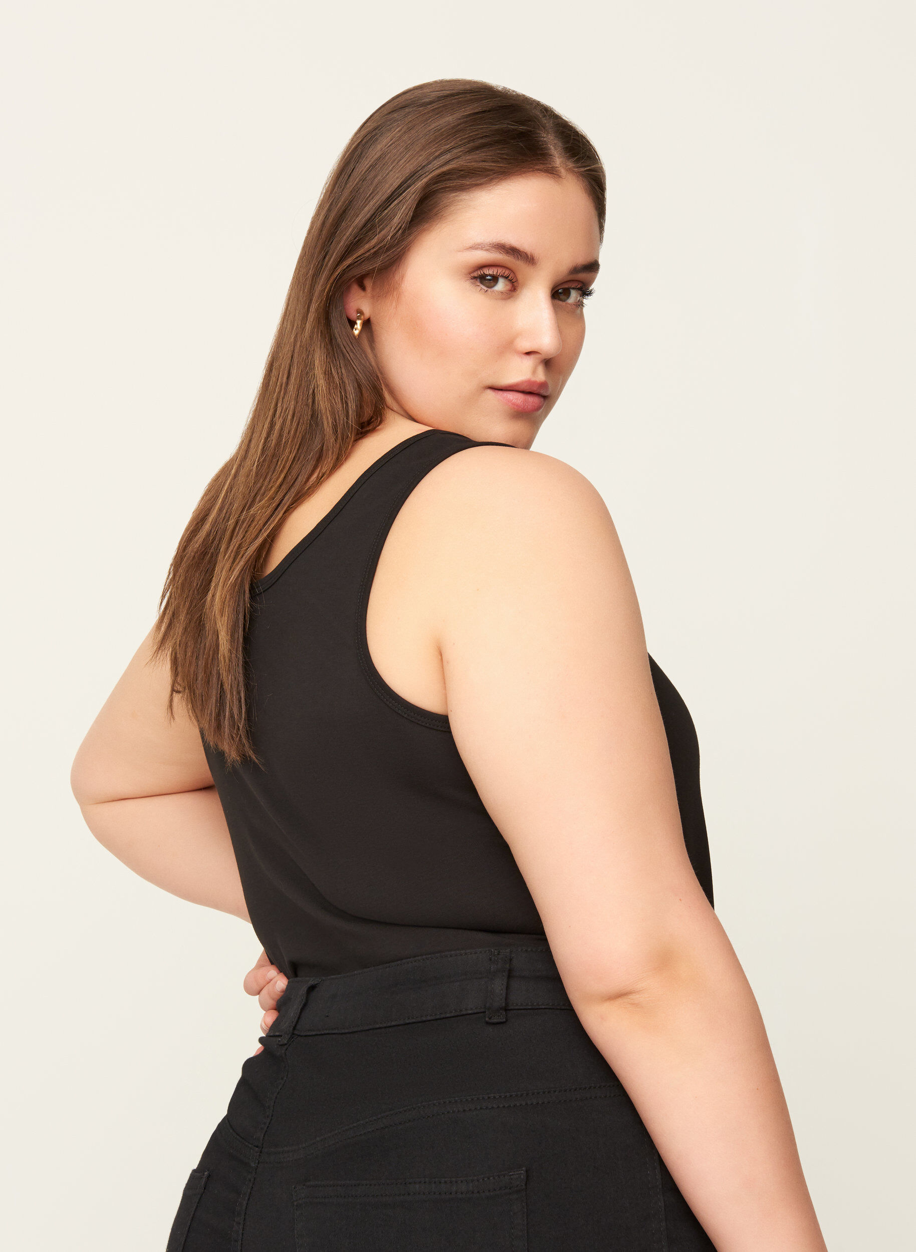 Ensfarvet basis top