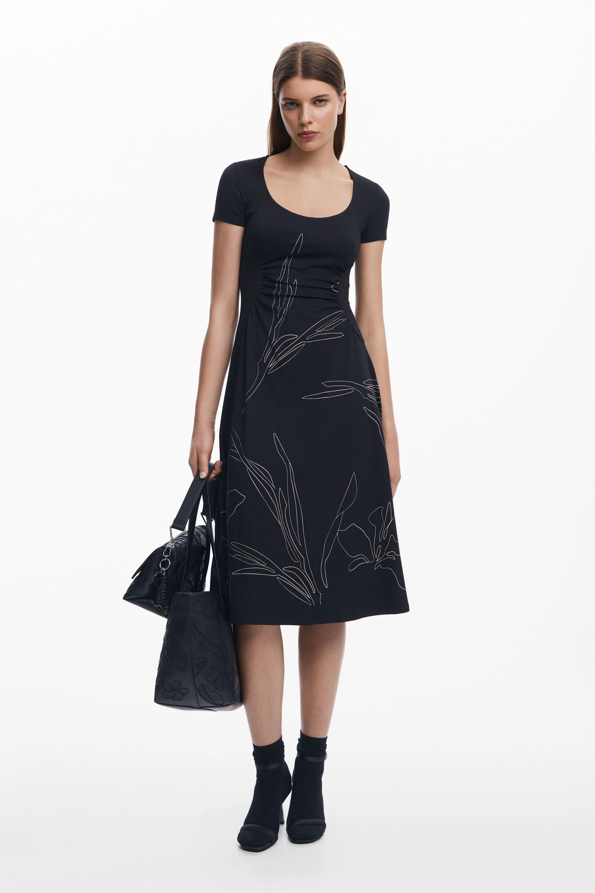 Vestido midi com estampa floral