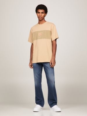 Camiseta com logo tonal e blocos de cores