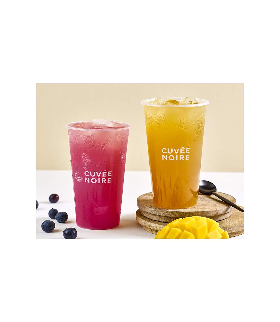 Pause-café : une boisson signature taille moyenne pour 4 à Paris - SMARTBOX - Coffret Cadeau Gastronomie
