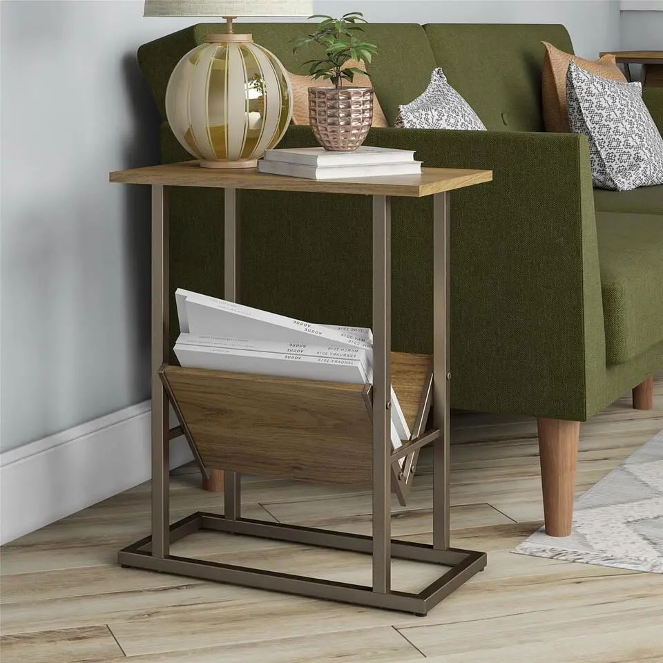 Regal - Bijzettafel met 1 plank in walnootlook met metalen frame