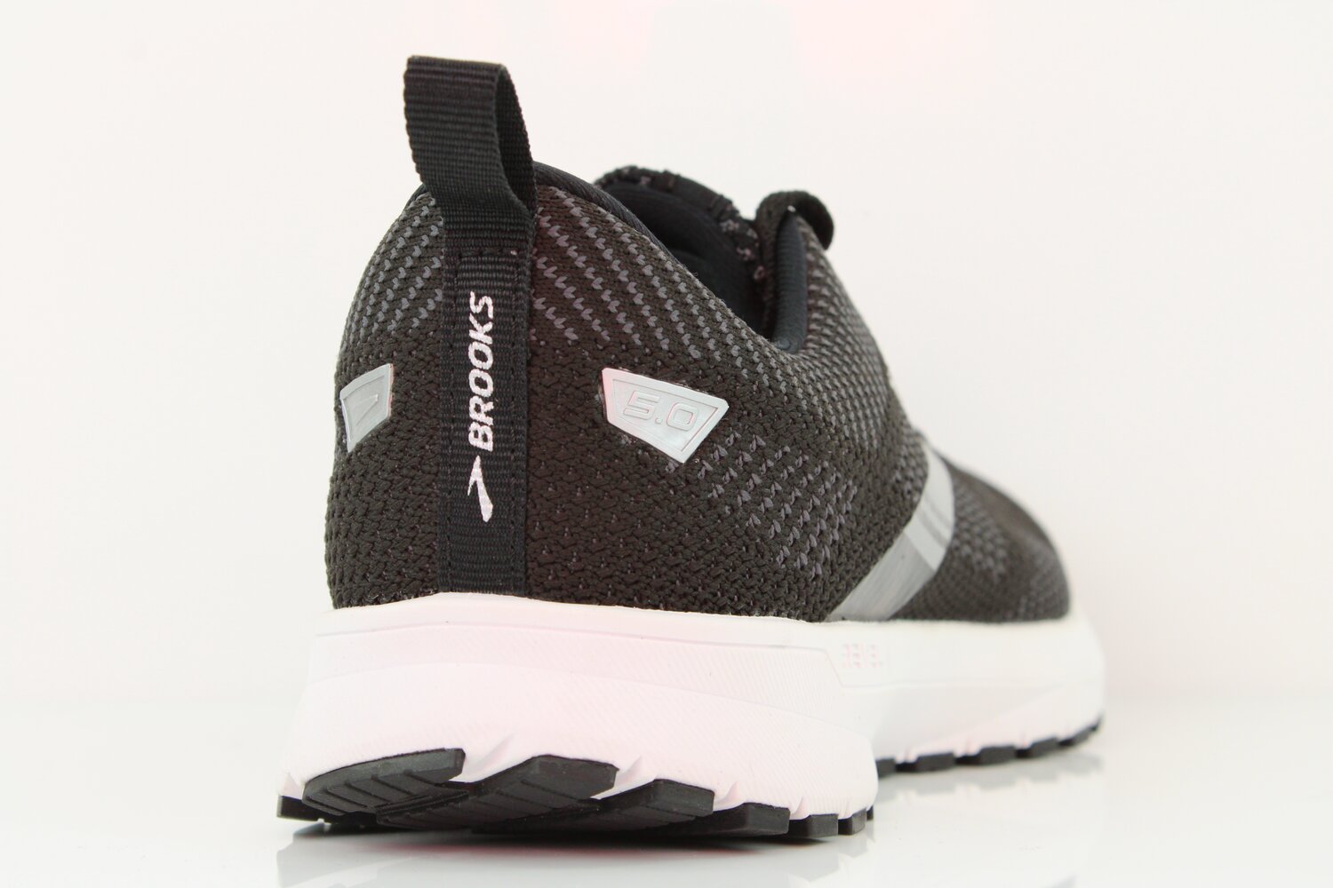 Brooks Revel 5
