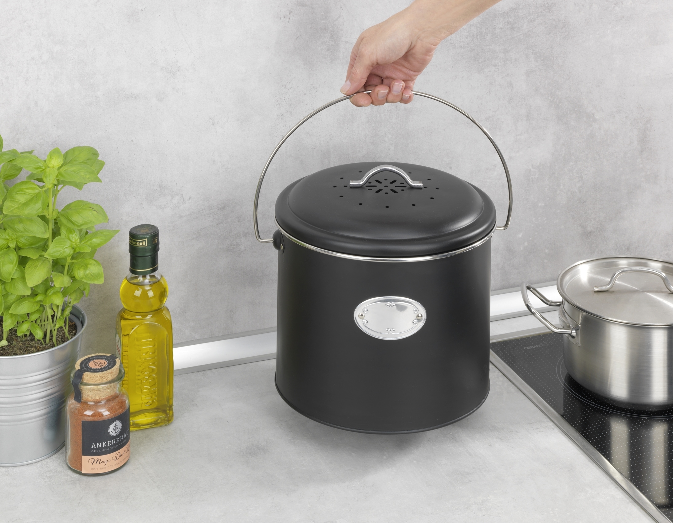 WENKO Biomülleimer »Modell Nero« Komposteimer aus Metall, inkl. 3 Aktivkohlefiltern zum Wechseln, 6 L