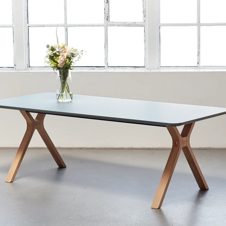 Andersen Furniture - Space Ausziehtisch 95 x 220 cm, Eiche weiss pigmentiert / Laminat Castoro Ottawa (Fenix 0717)
