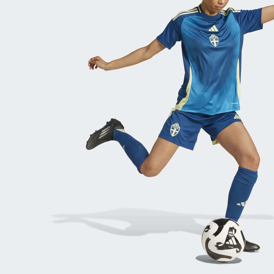Adidas Short Extérieur Suède 25 (Équipe féminine)