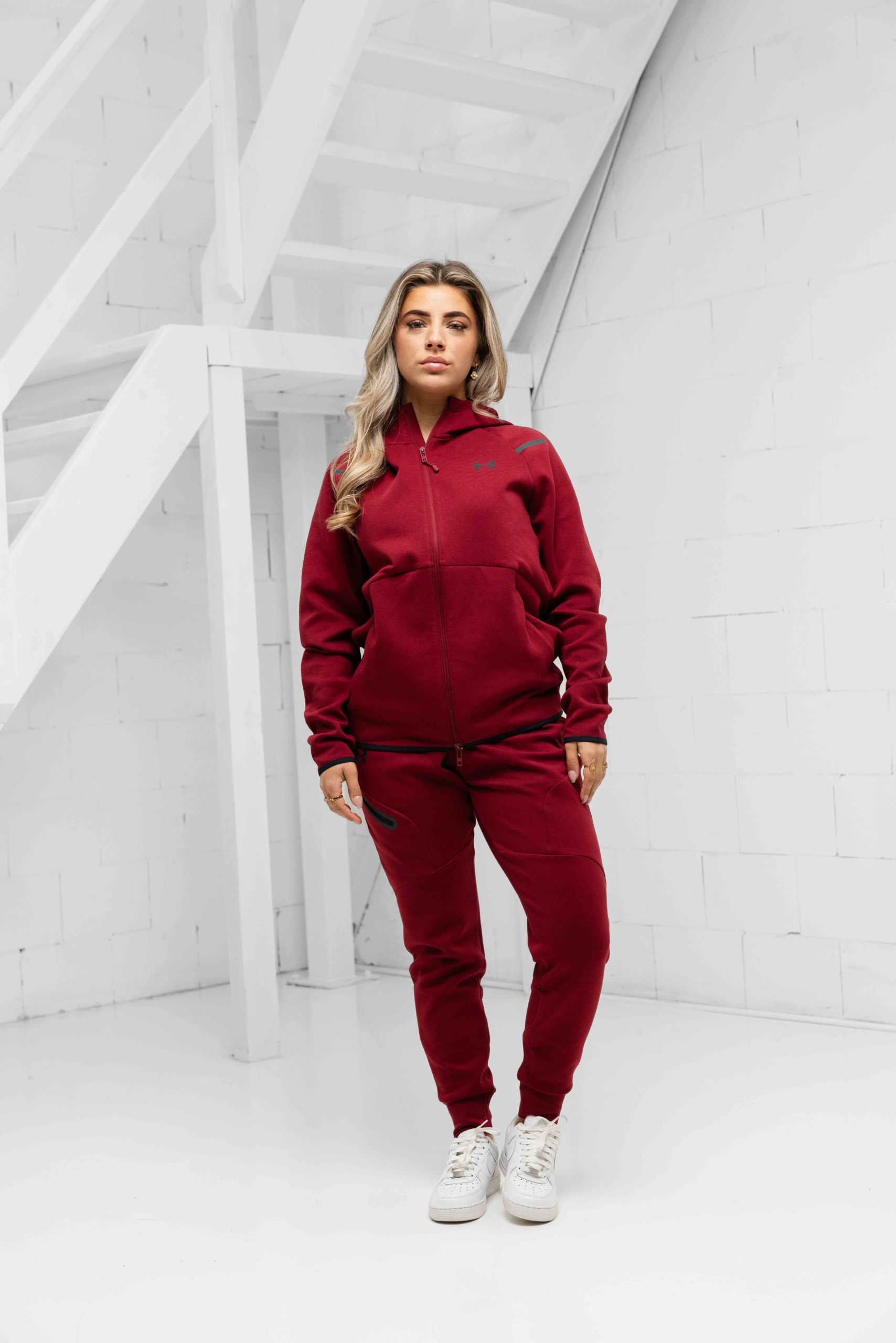Under Armour Unstoppable Fleece Trainingspak Dames Donkerrood