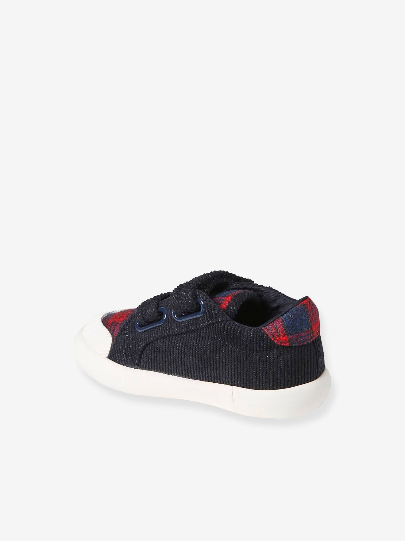 Tênis de lona infantil com fecho de velcro, xadrez cinza.