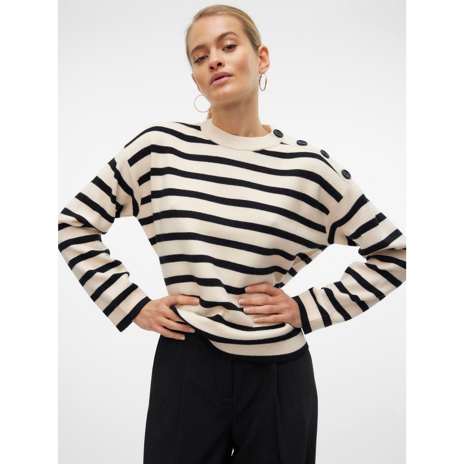 Vero Moda  Saba Long Sleeve O-Neck Button Pullover