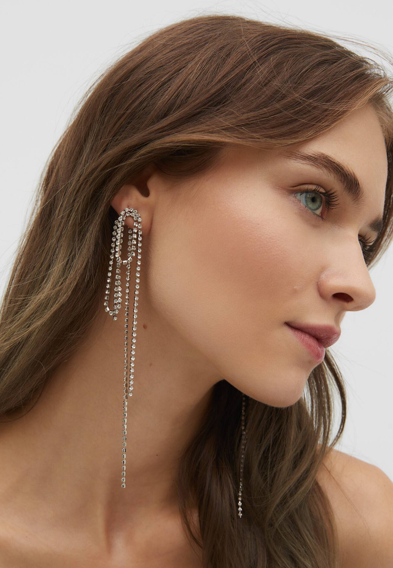 Brincos de corrente com strass