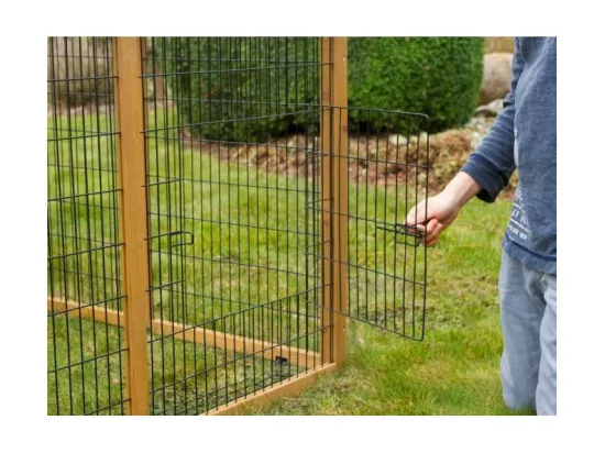 Enclos extérieur pour petits animaux avec dispositif anti-fugue