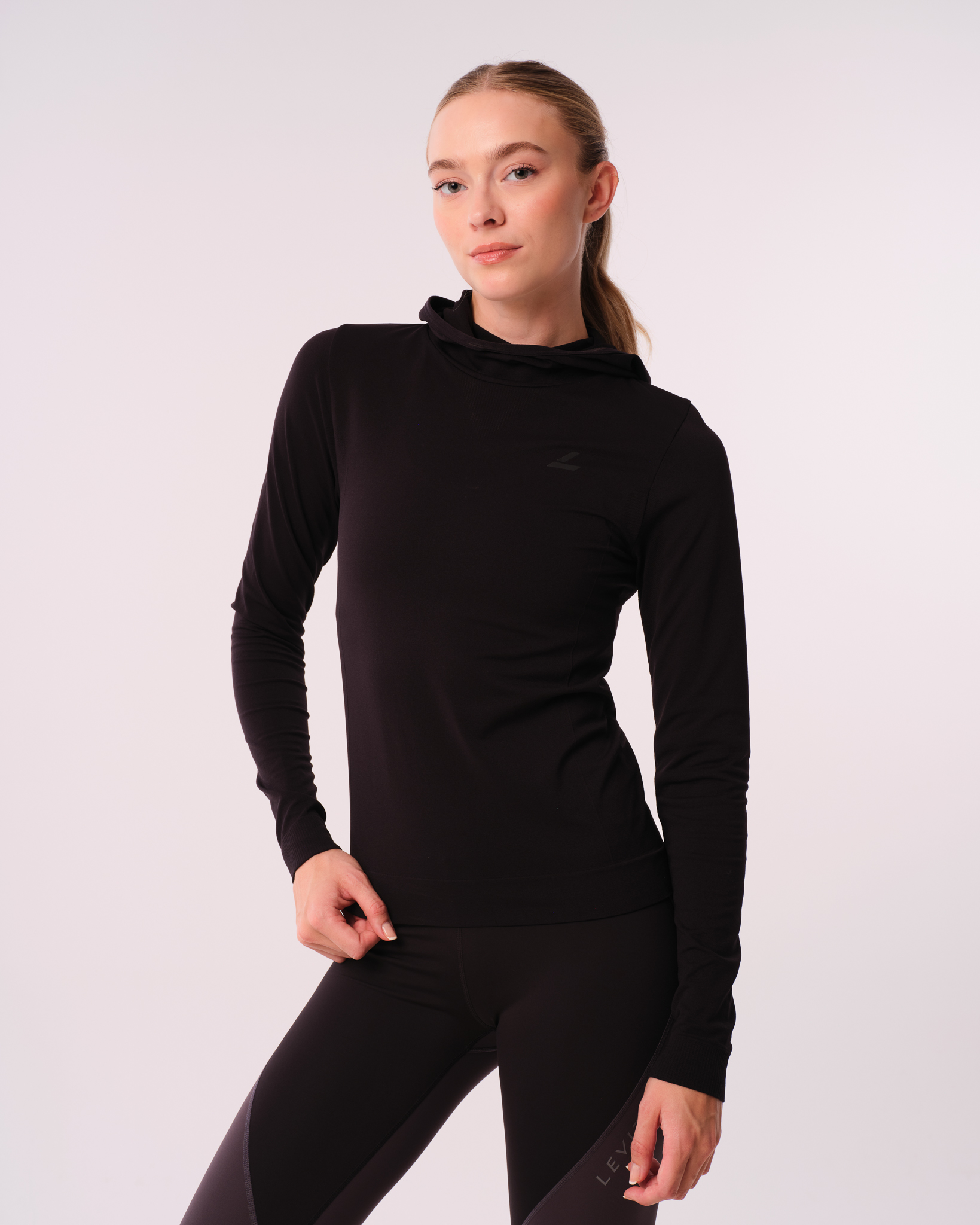LEVITY Trail Seamless Running Hood Black Reflective