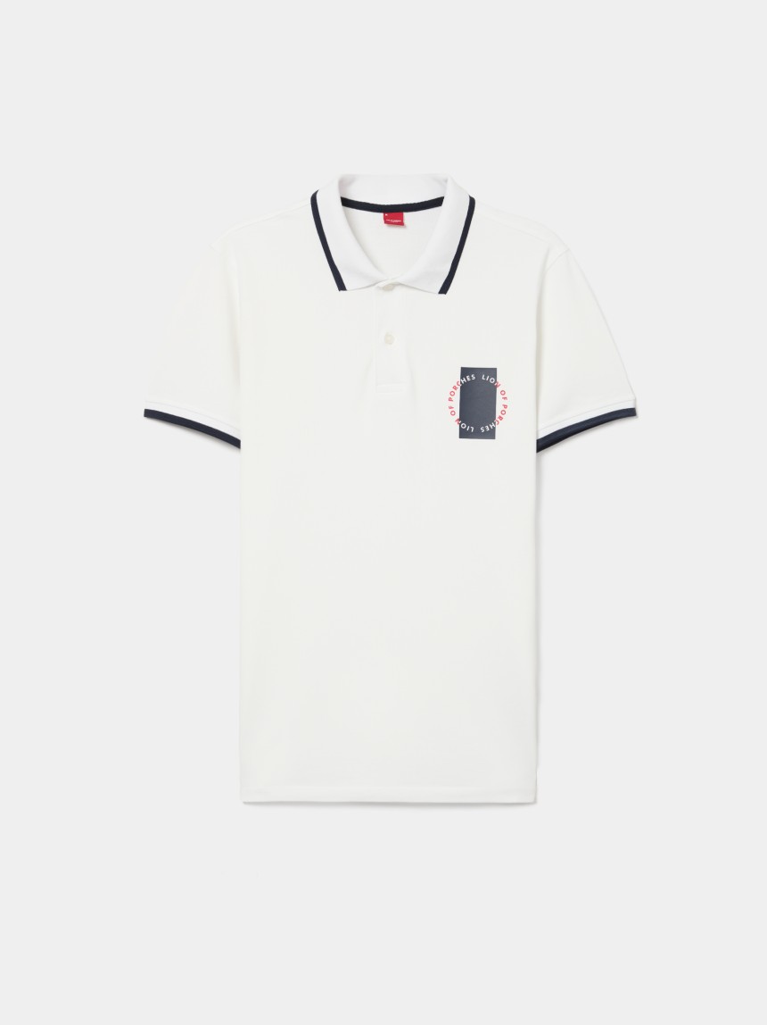 Polo piqué com riscas e estampado