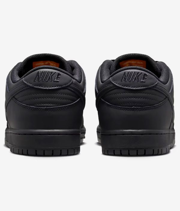 Nike SB Dunk Low Pro Schuh (black black black)