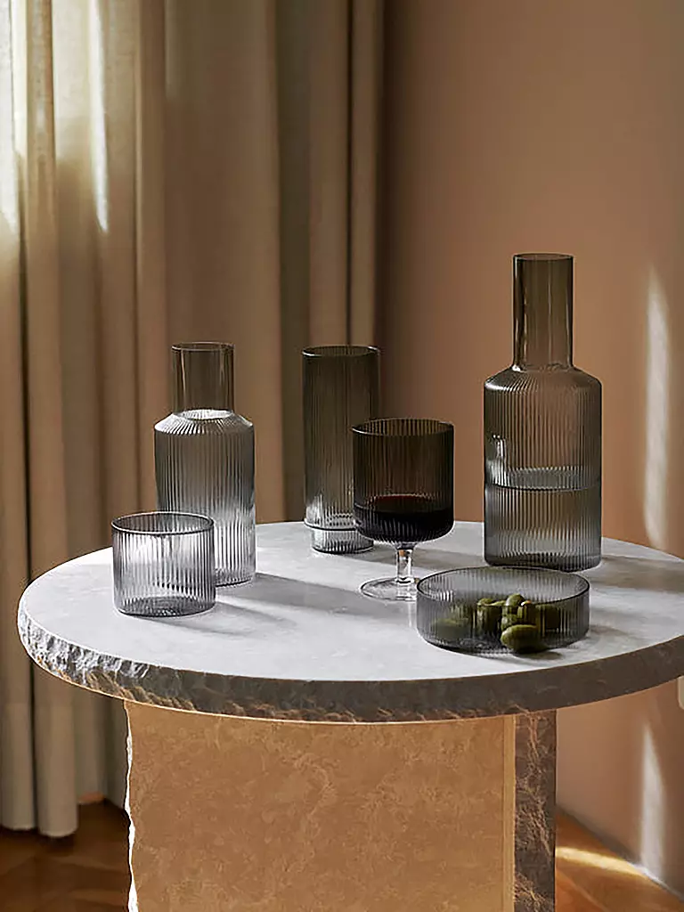 FERM LIVING Karaffe 1L RIIPPLE Smoked Grey grau