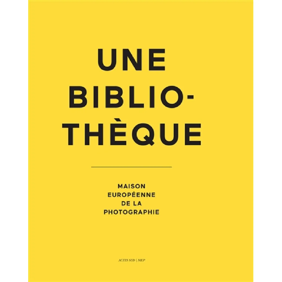 Une bibliothèque : Maison européenne de la photographie · Occasion