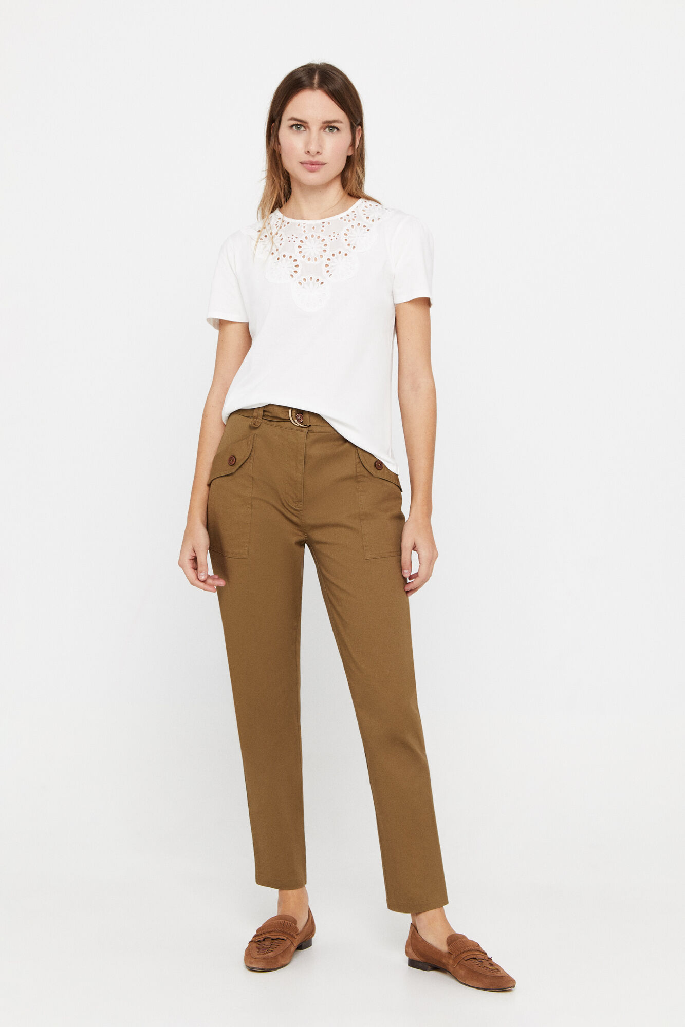 Camiseta com patch bordado - Branca