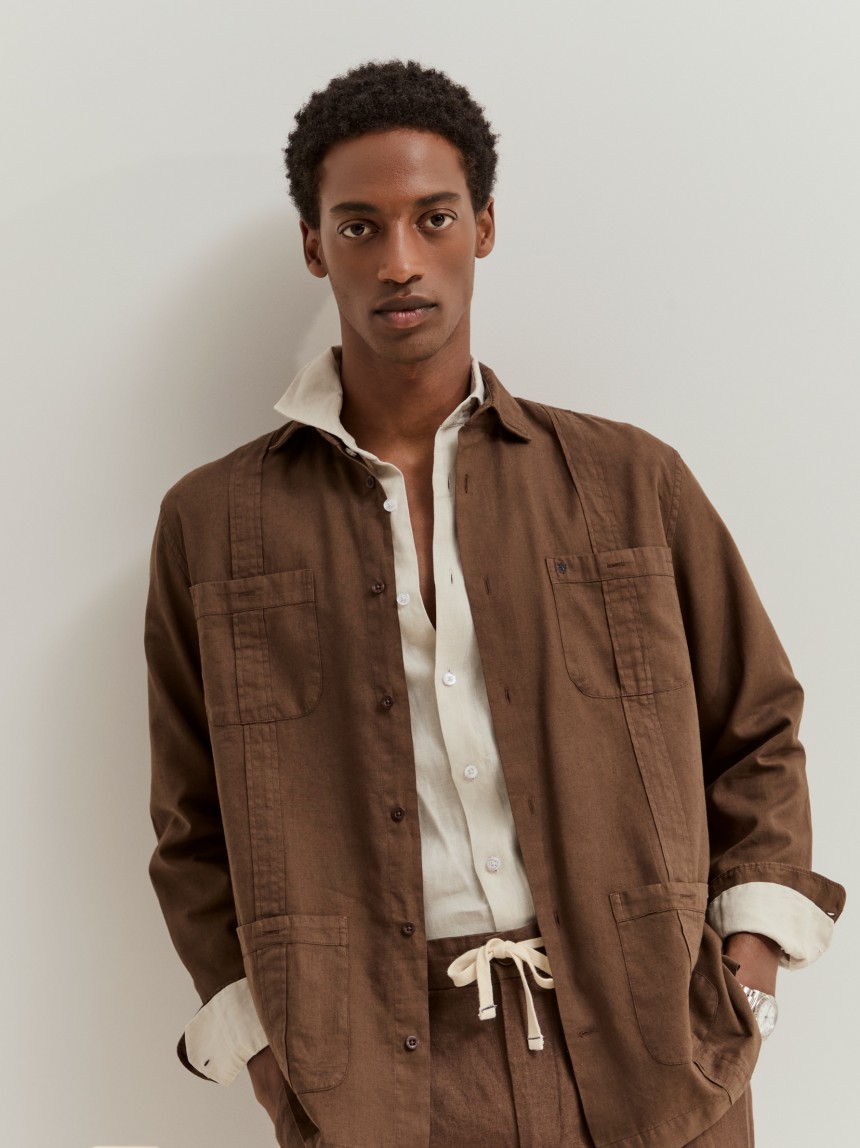 Sobrecamisa em linho e algodão com bolsos
