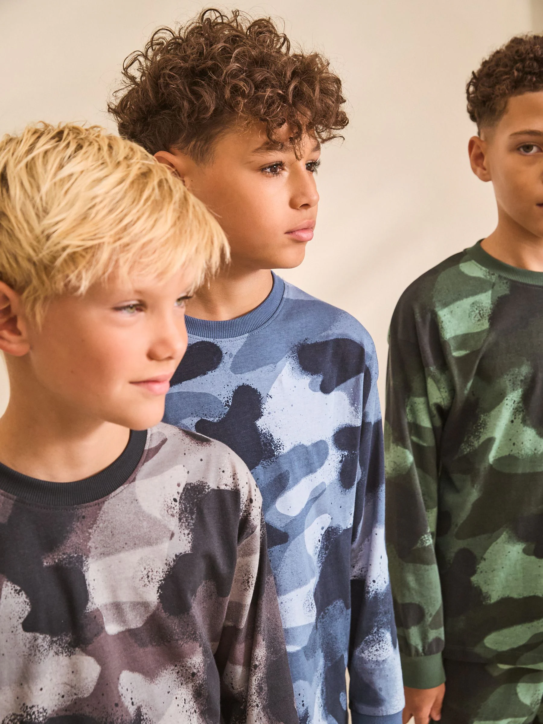 Meerkleurige camouflageprint - Verpakking van 3 pyjama's met lange mouwen (3-16 jr)