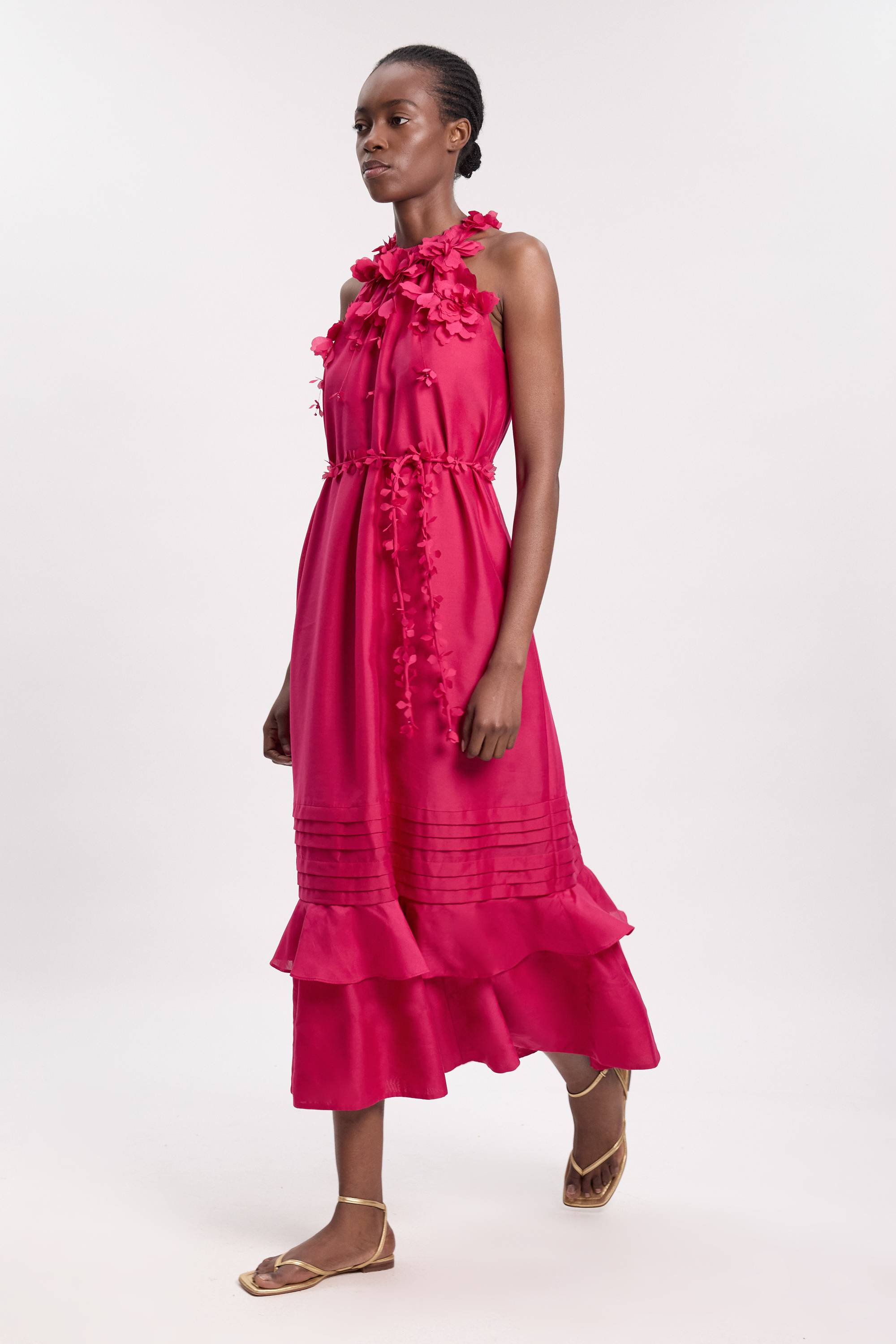 KarenMillen Robe Longue À Encolure Américaine Avec Appliqués Floraux Et Jupe À Volants Étagés