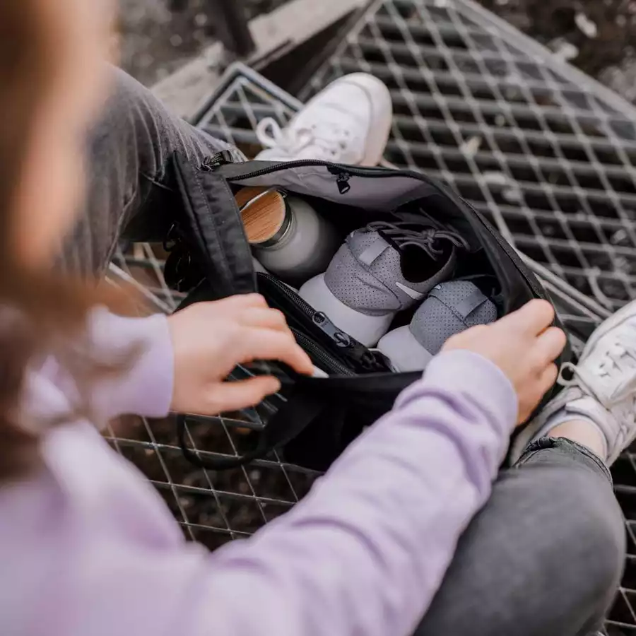 Anna und Oskar Fairer Wickelrucksack Kalle Schwarz