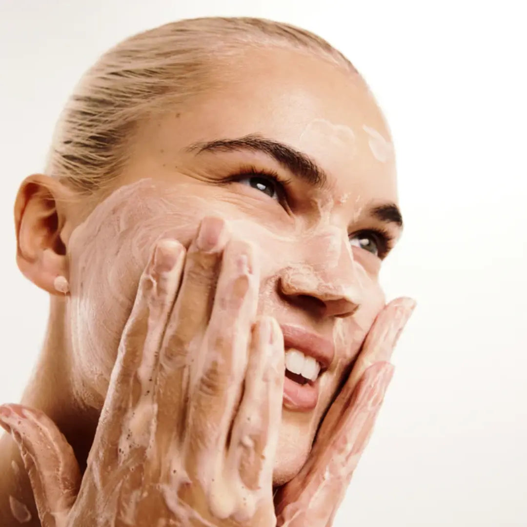 Vitamin C & Caffeine Facial Cleansing Wash