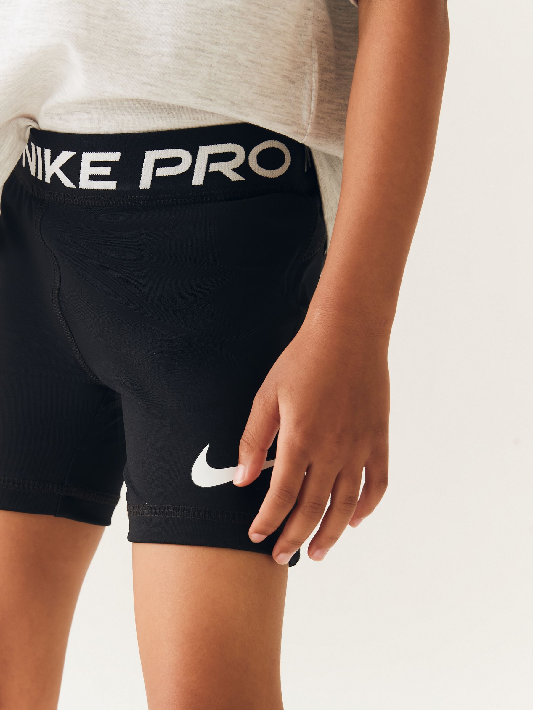 Zwart - Nike Little Kids Pro Drifit short