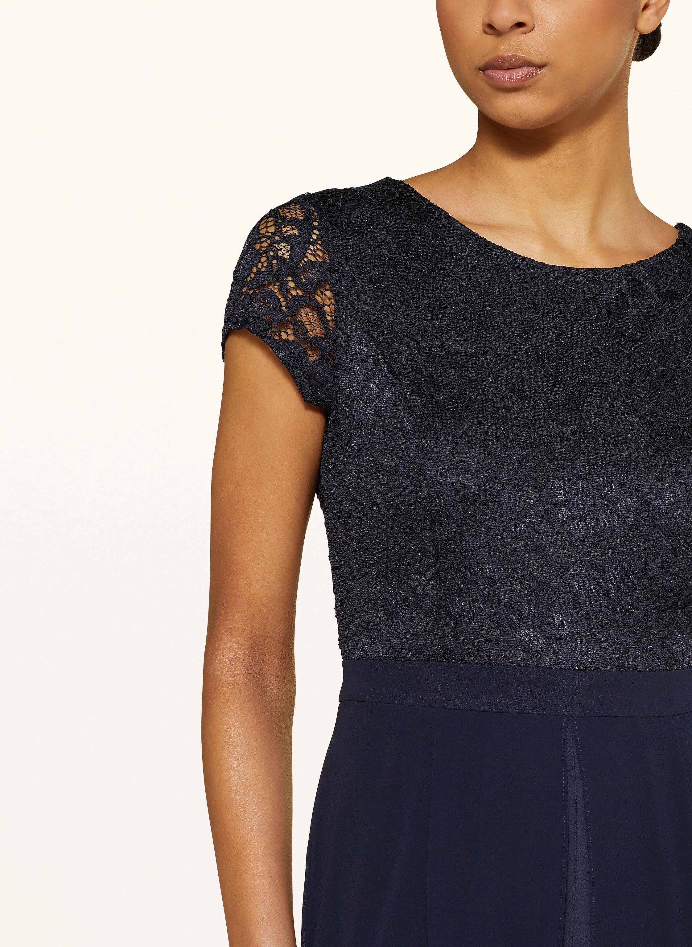 Vera Mont Jumpsuit mit Spitze
