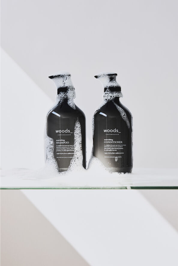 Woods Copenhagen NOURISHING SHAMPOO - 400 ML