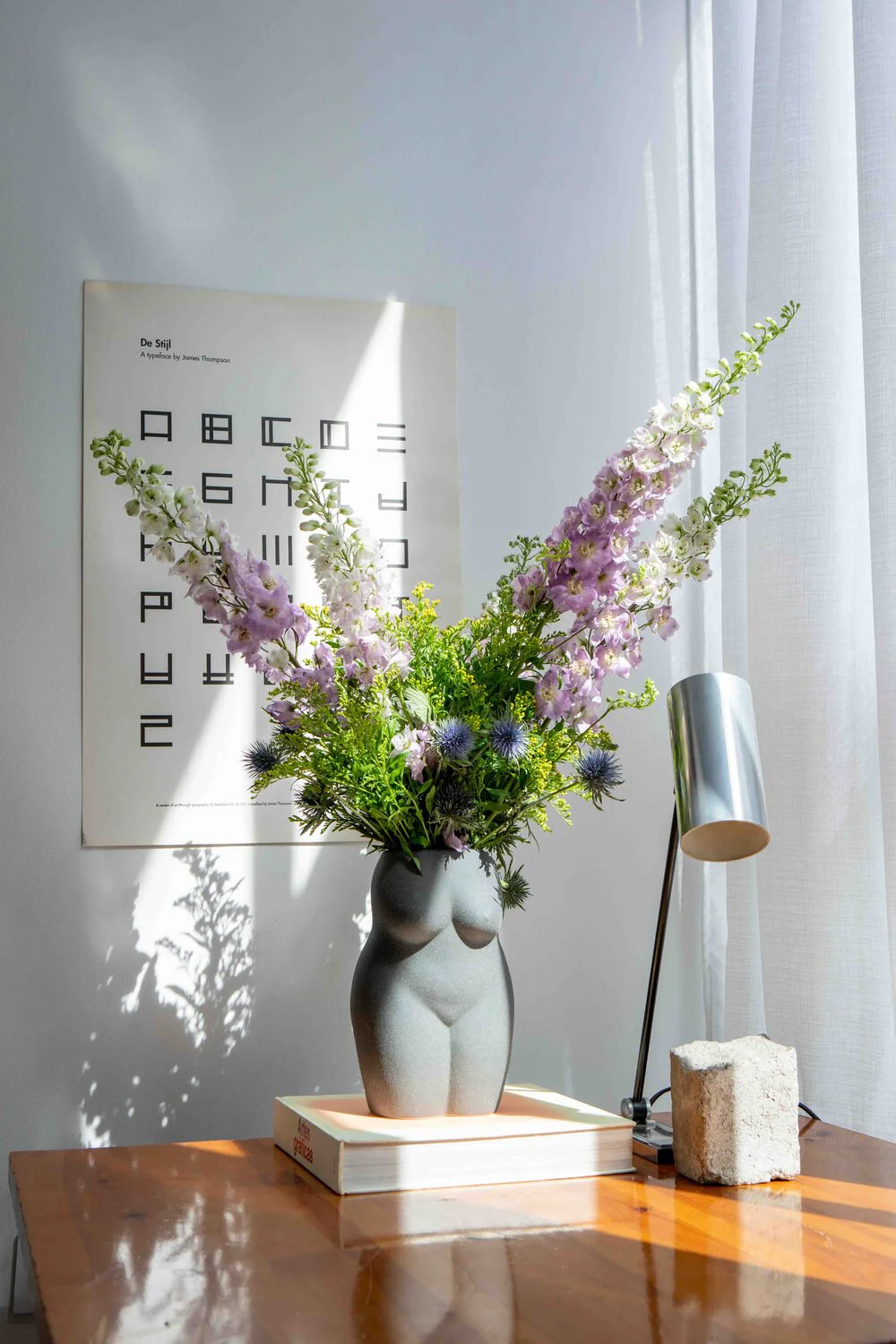 Doiy  Body vase, sort - H26 cm.