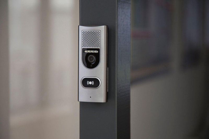 Alecto - ADI-250 - Deurintercom - Wit-Zilver - Draadloos met Camera