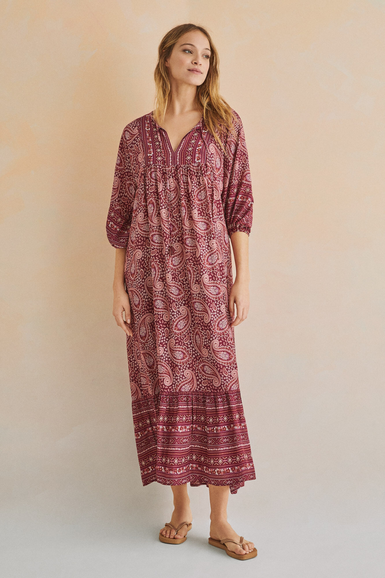 Vestido longo com estampa indiana - estampa