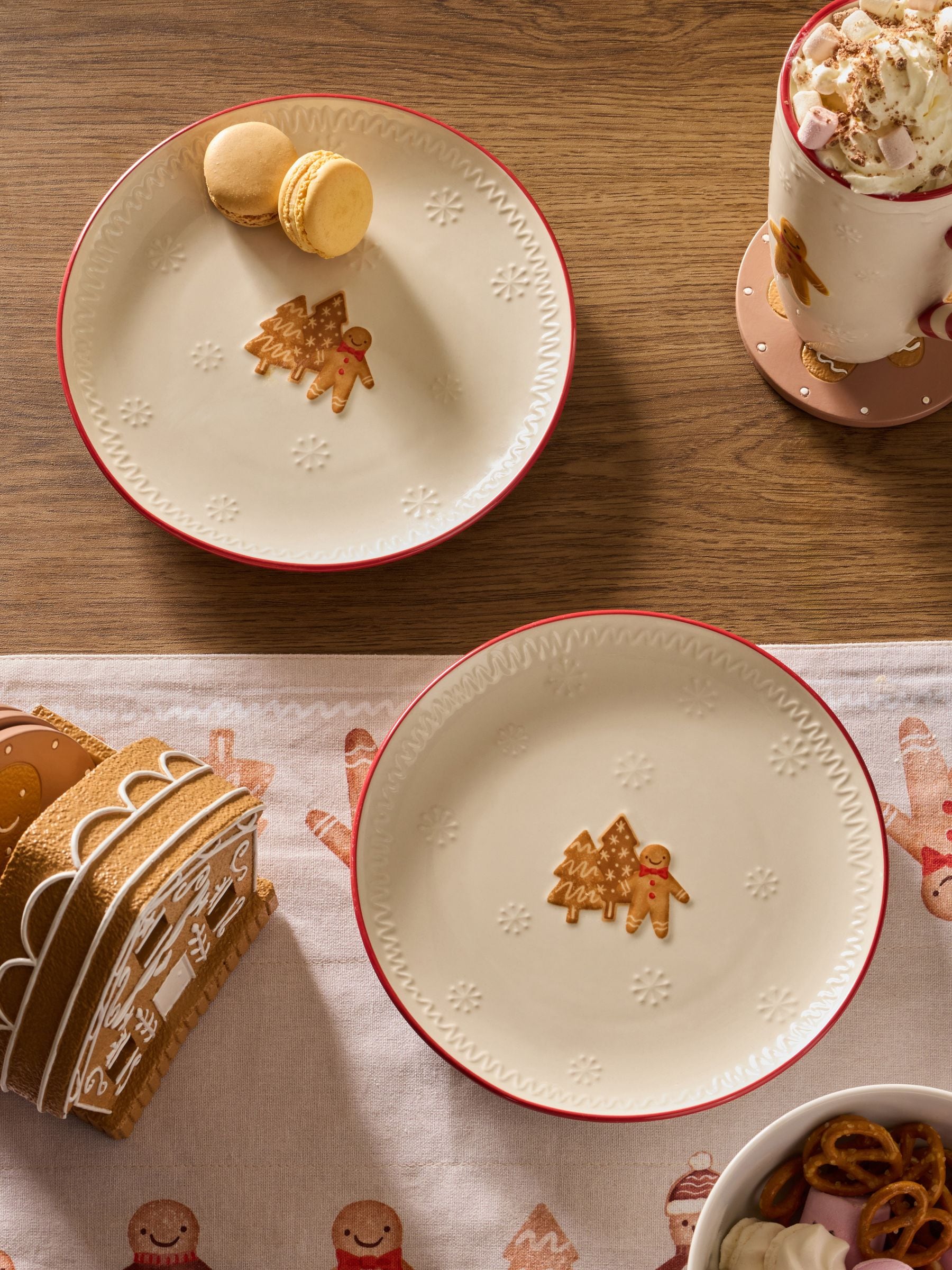 Set van 2 kerstbijgerechtborden met peperkoekfiguurtje
