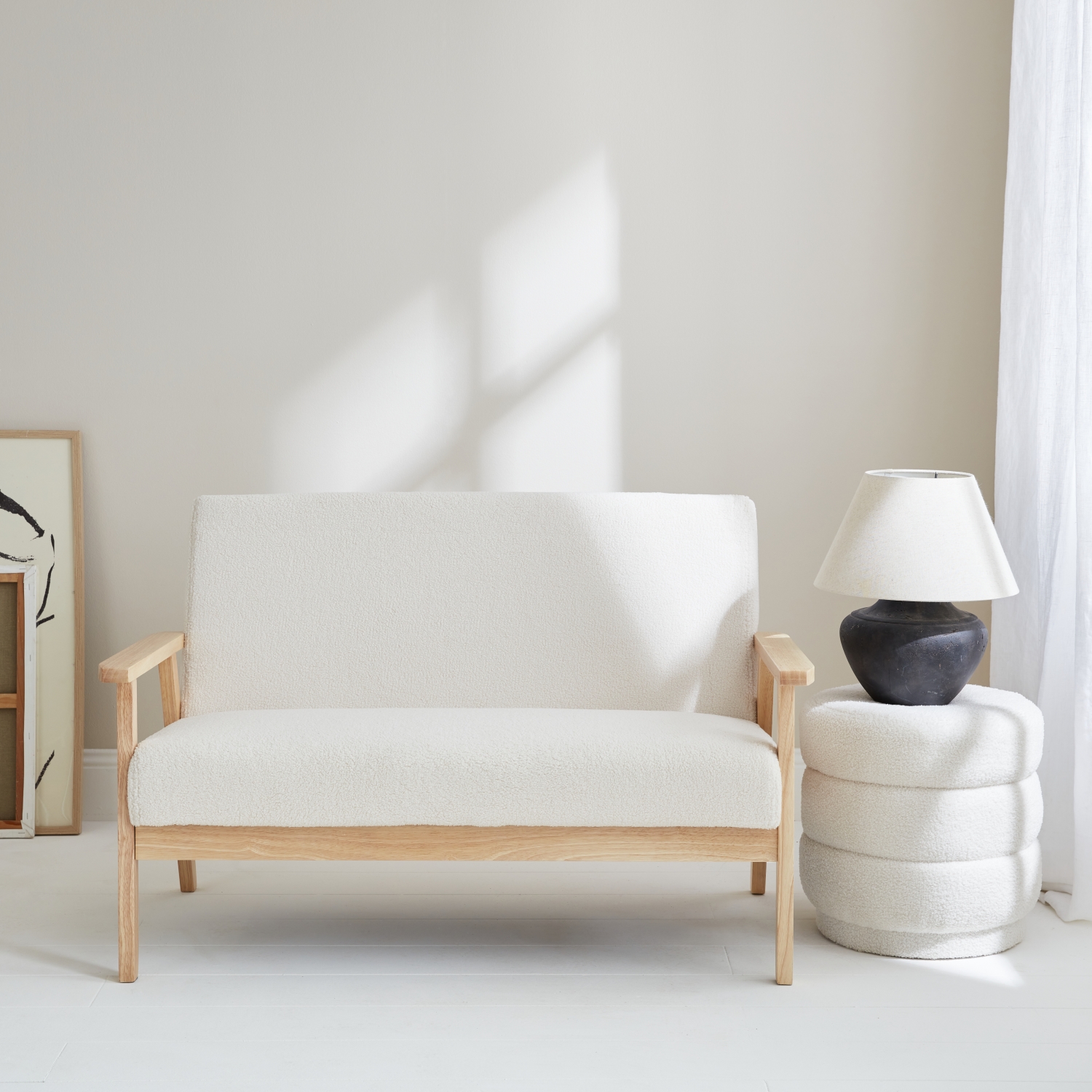 Banquette canapé en bois et tissu bouclette. Isak. L 114 x p 69.5 x h 73cm