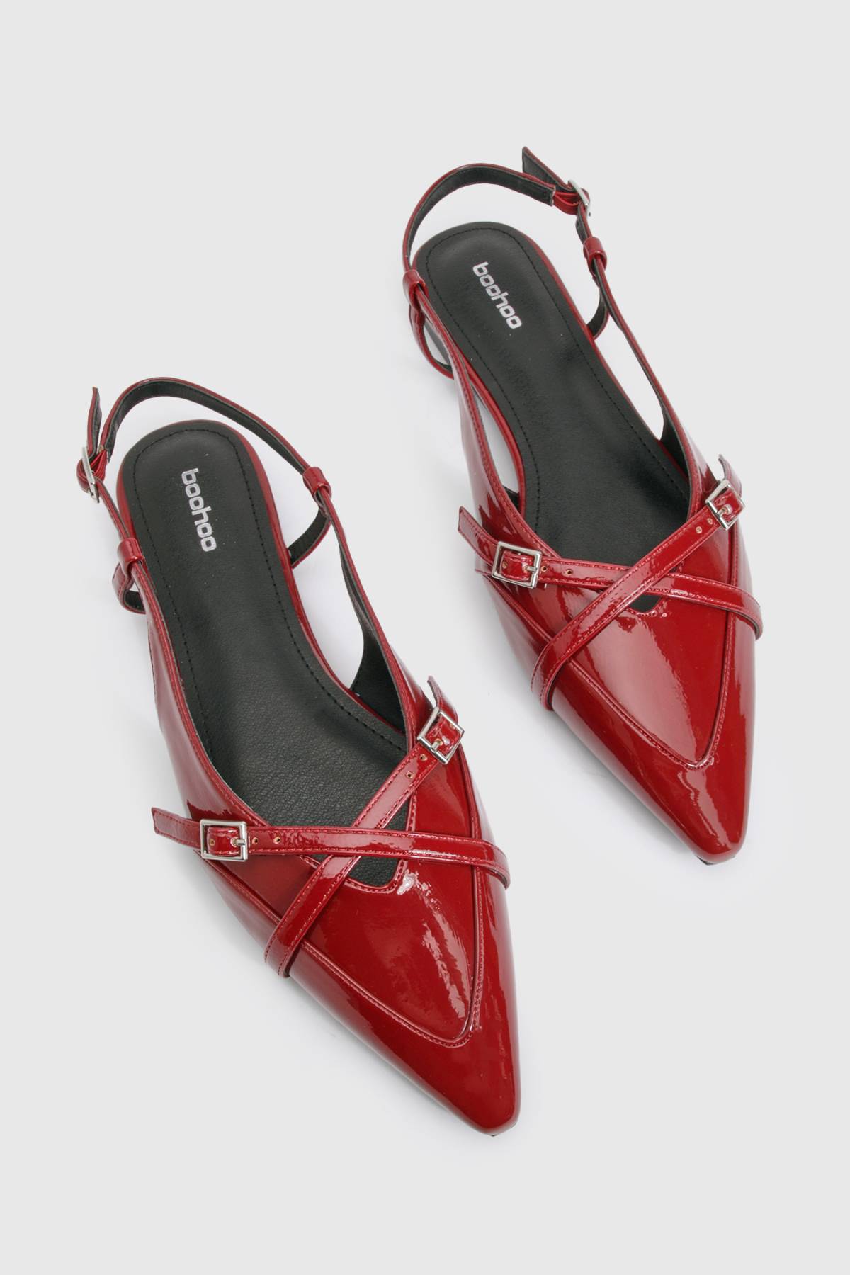 boohoo Ballerines Pointues à Détail de Sangles Croisées