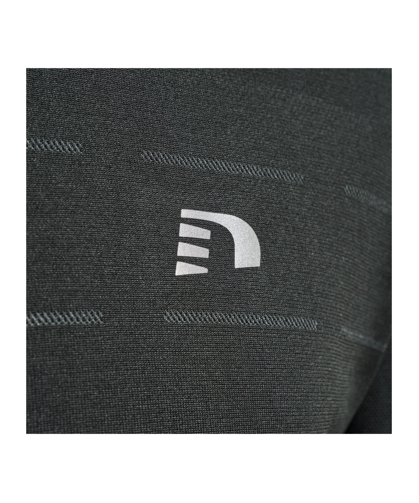Newline Cambridge Seamless Hoody Schwarz F2001