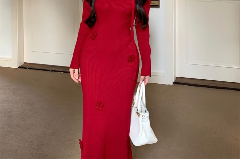 Trendycas - Midi-jurk met lange mouwen, V-hals en bloemenaccent