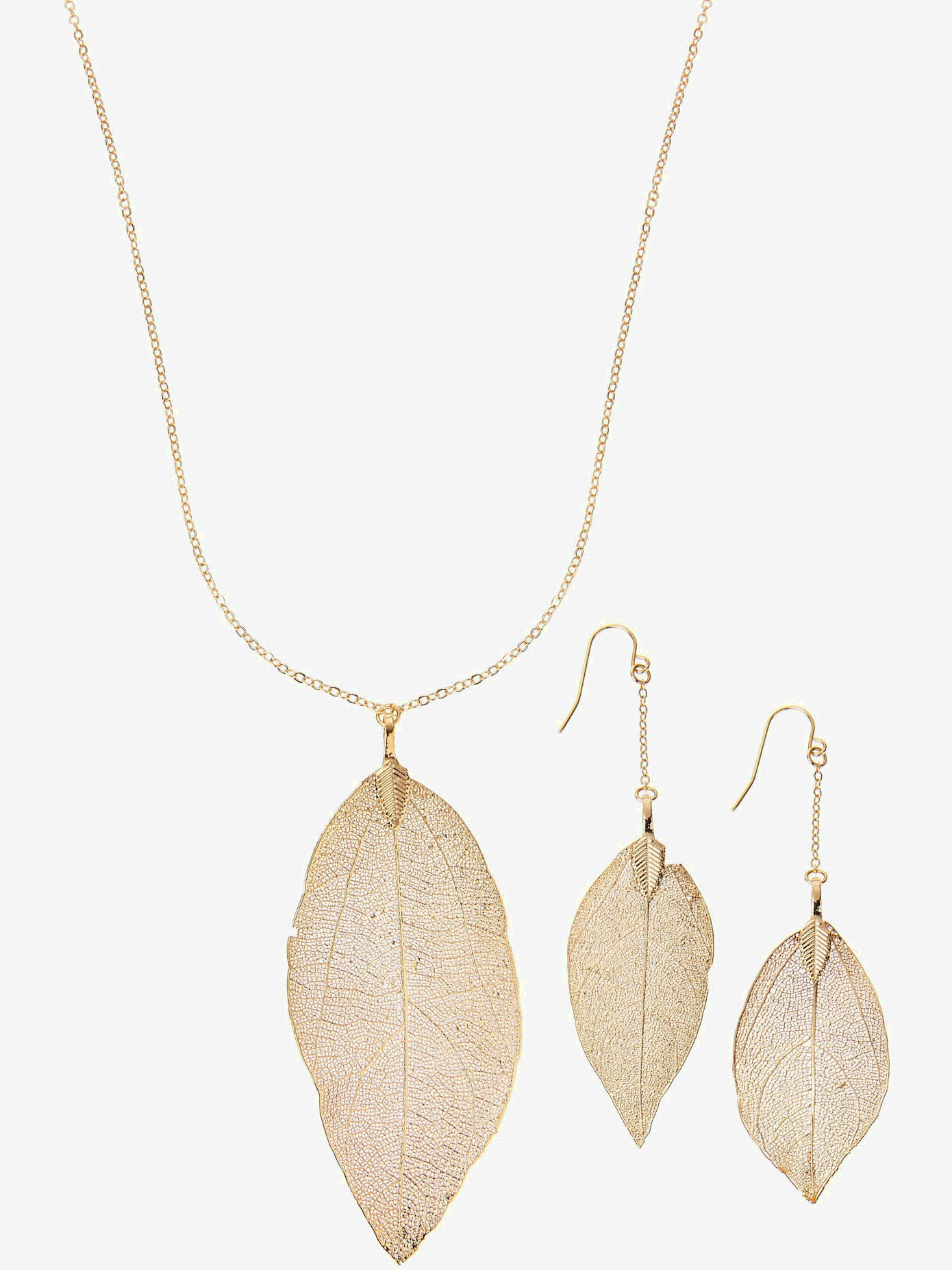 Bijoux ensemble composé d'une chaîne et de boucles d'oreilles