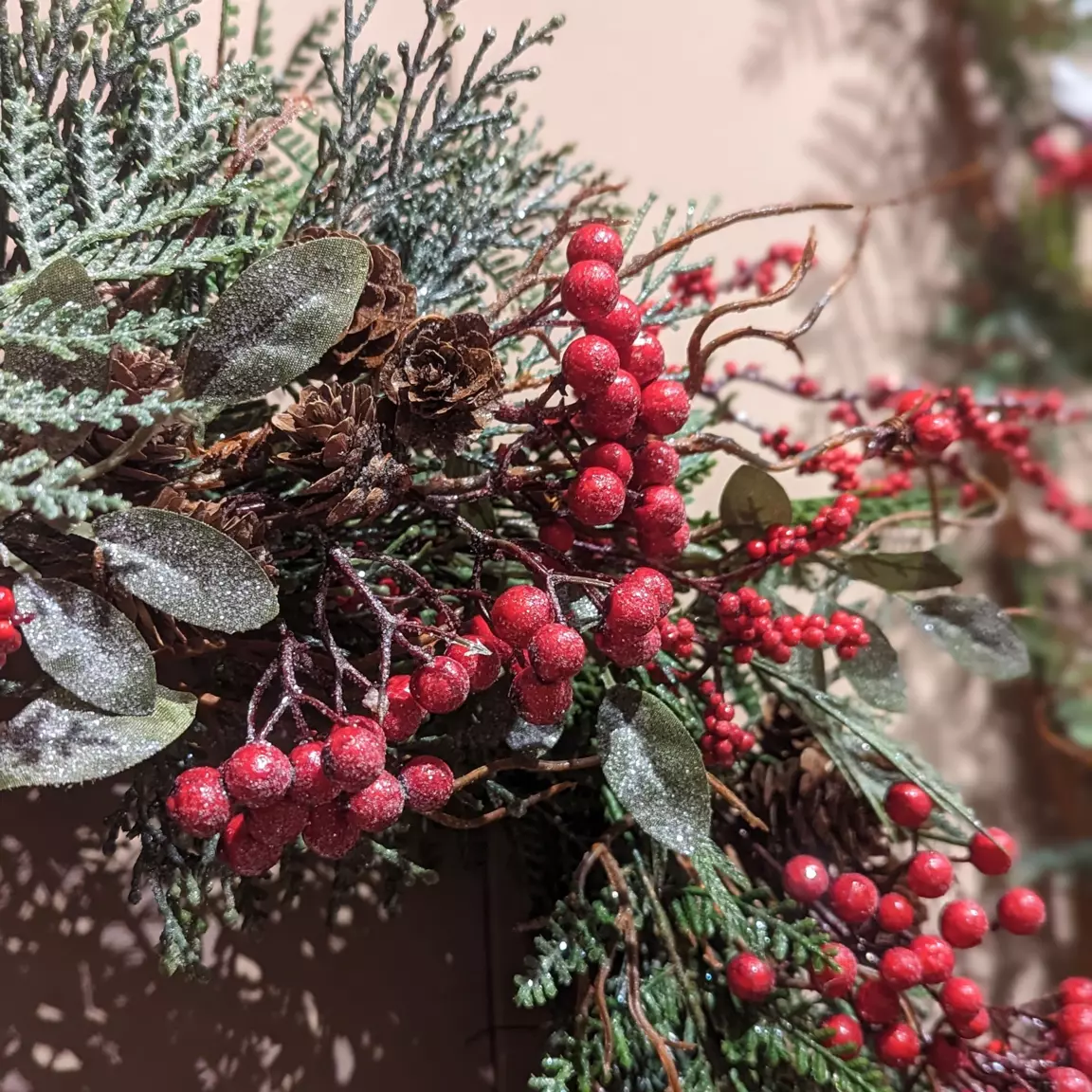 Couronne de Noël (D50 cm) Baies enchantées