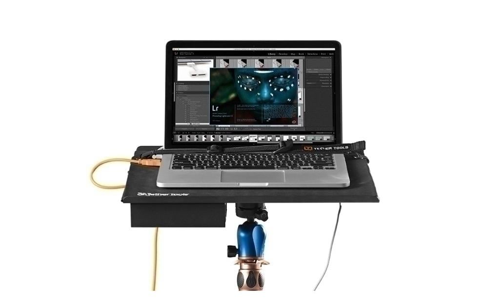Aero Tether Table, 56 x 40 cm Schwarz<br>Universal verwendbare und transportable Tethering-Plattform