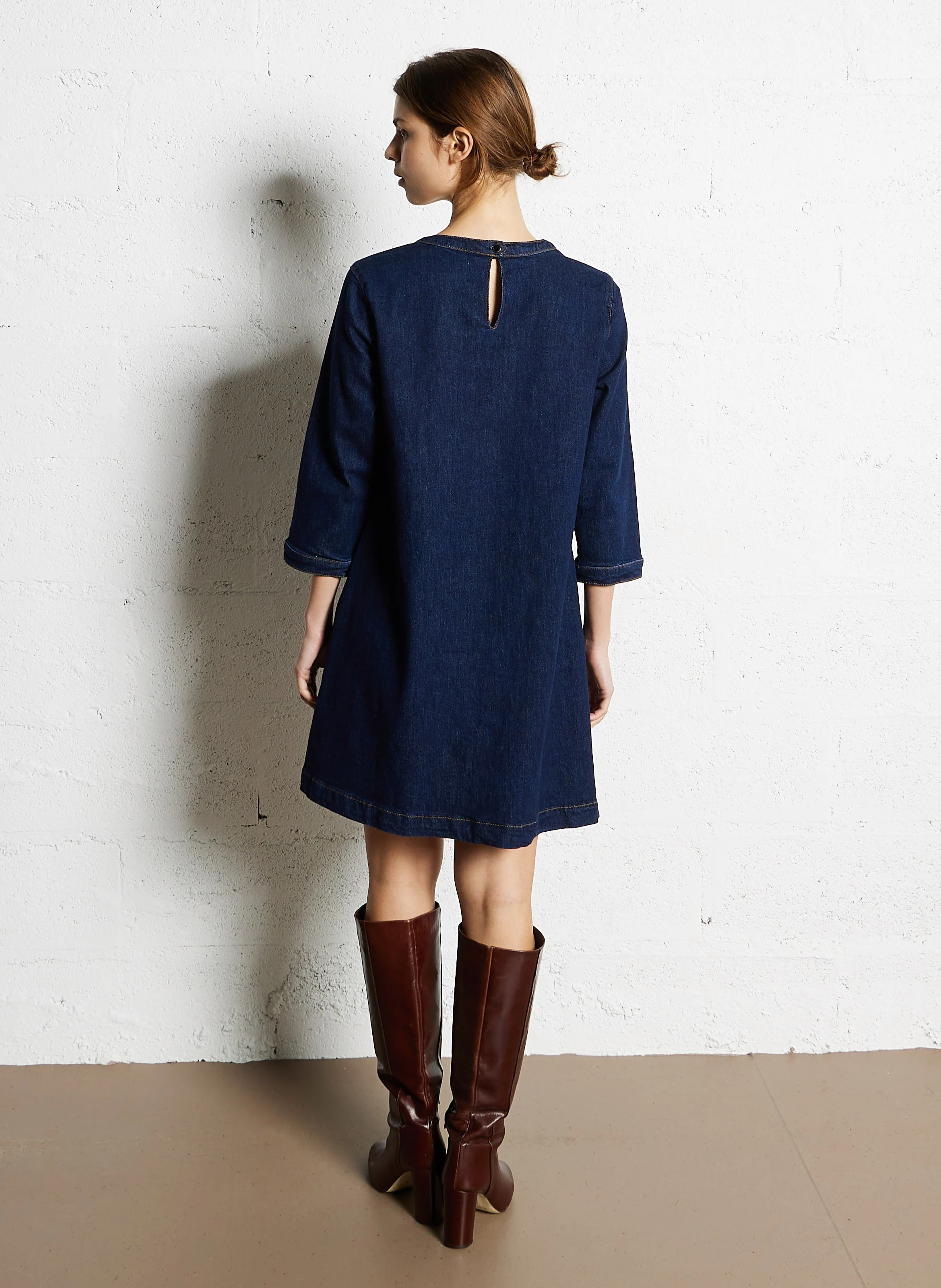 RUO - Robe courte ample col rond en coton mélangé | Jean brut