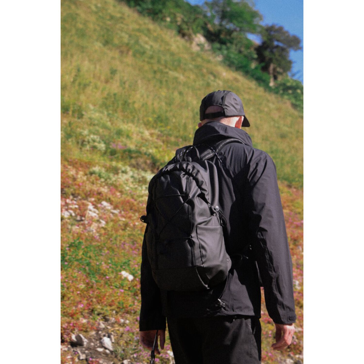Elliker Kiln Hooded Zip Top Backpack 22L sand