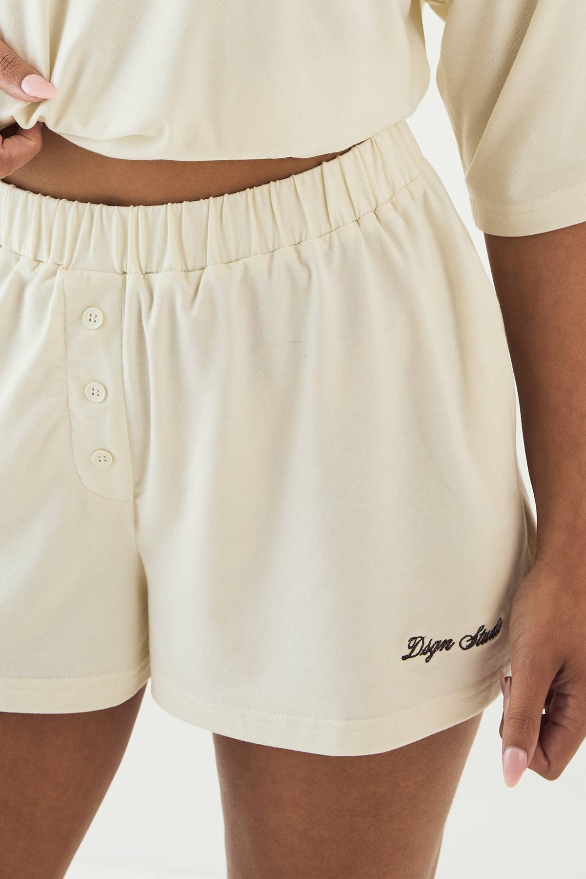 Short De Détente Henley À Boutons Supersoft Dsgn Studio