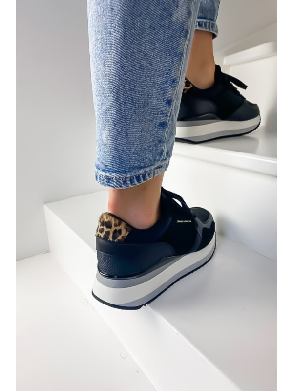Sneakers STRIPE RUNNER Black - Crime London