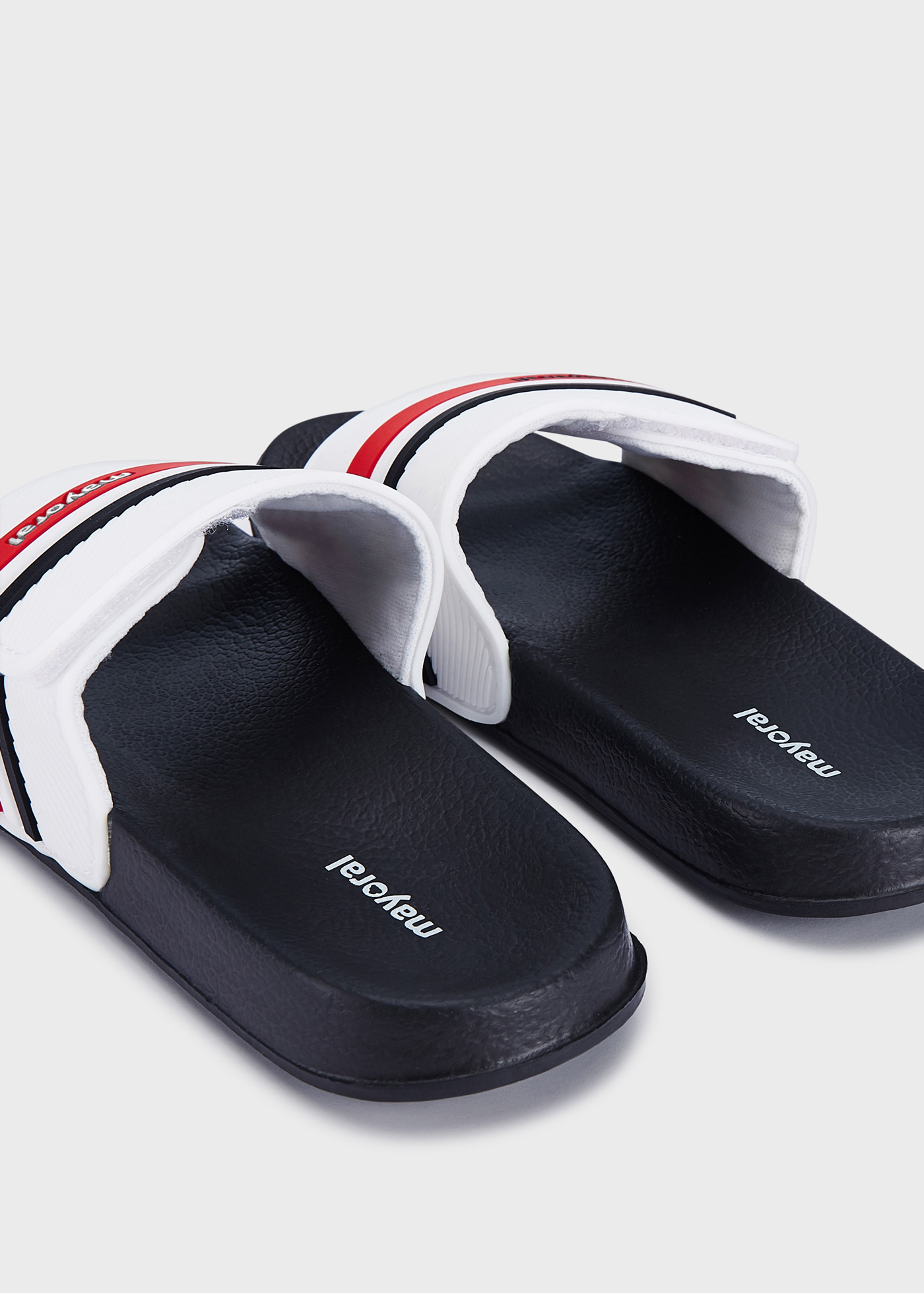 Sandália de praia com fecho de velcro
