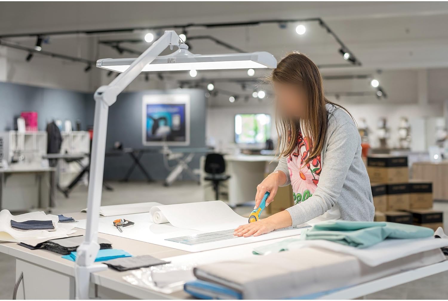 SEMPLIX LED Arbeits-Tischlampe mit 540 LEDs – dimmbar & augenschonend – 5 Lichtstufen – flexibel dreh- & schwenkbar – mit Tischklemme