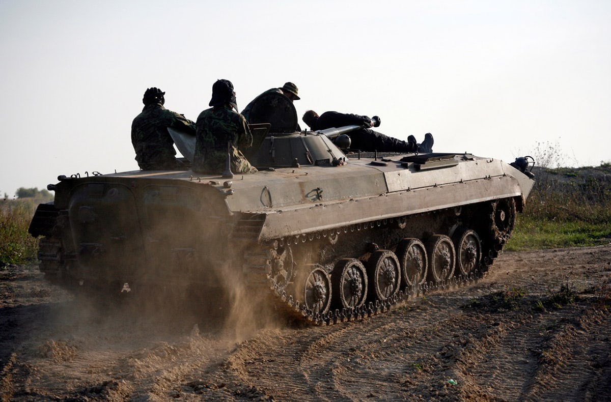 Schützenpanzer BMP1 fahren Milovice als Geschenk