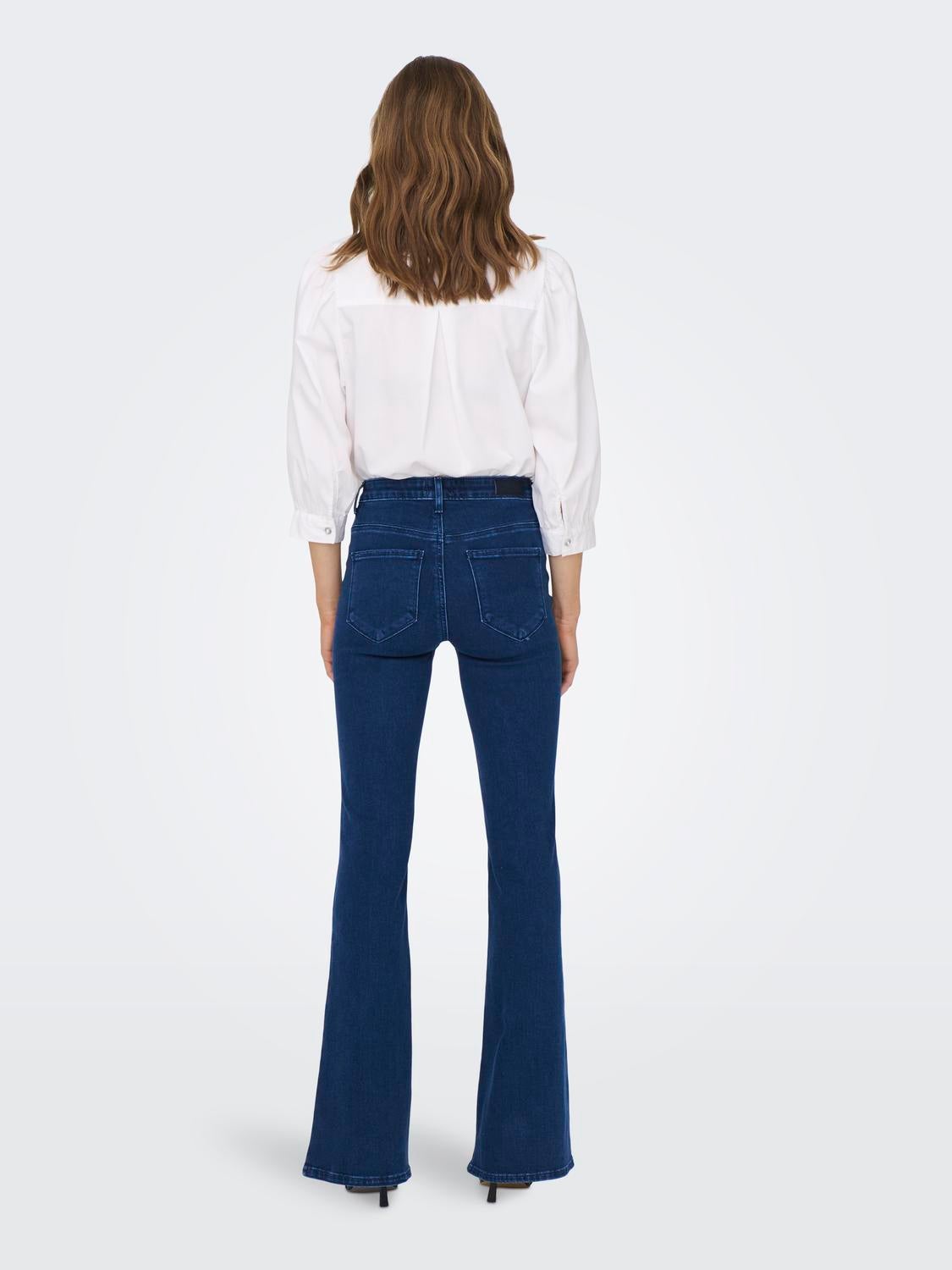 ONLHELLA Hohe Taille Retro-Fit, ausgestellt Jeans Medium Blue Denim