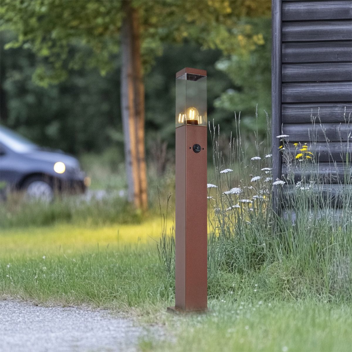 Buitenlamp roestbruin met helder glas 80cm IP44 met stopcontact en bewegingssensor - Malios
